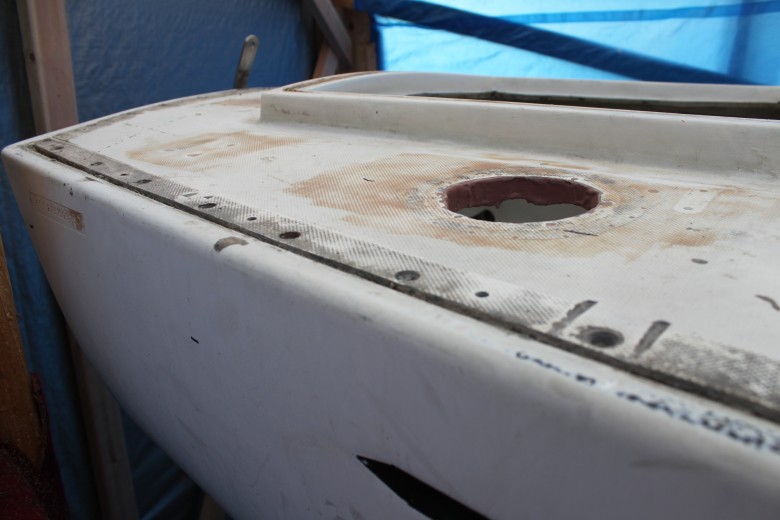 See the top left of the hull, you can see the imprint area.