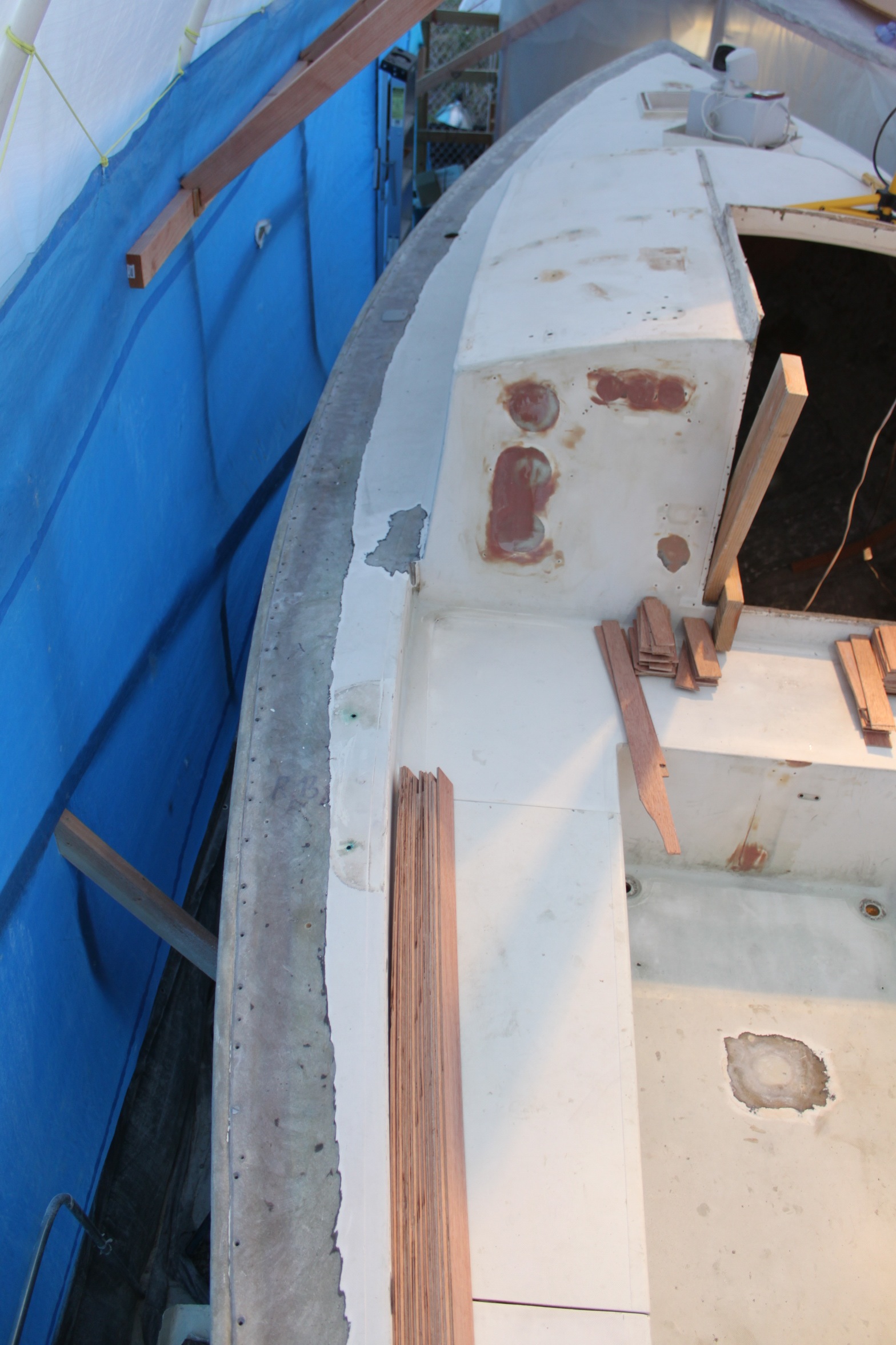 » Hull to Deck Joint